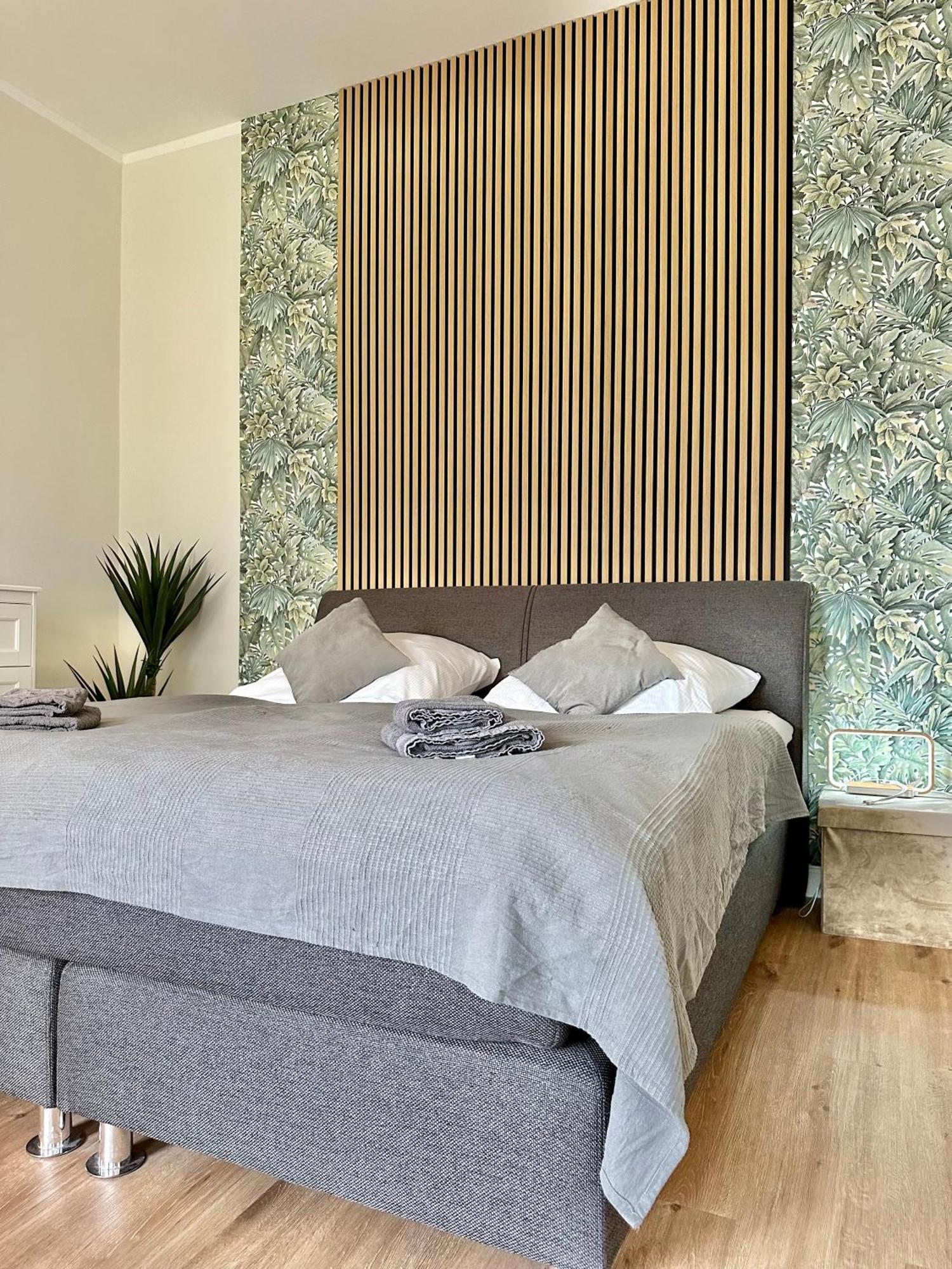 Exklusives City-Apartment Im Herzen Oldenburgs Mit Balkon Und Parkplatz A36 Ngoại thất bức ảnh