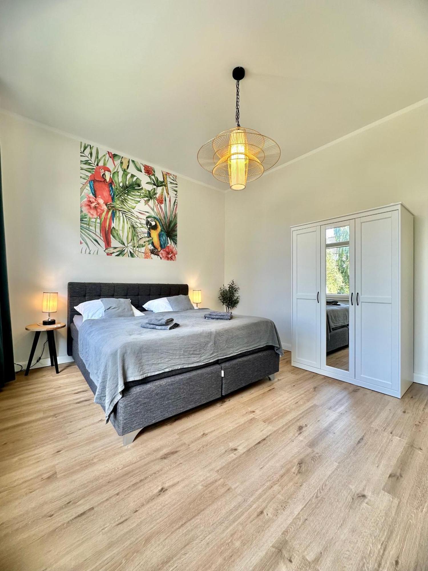 Exklusives City-Apartment Im Herzen Oldenburgs Mit Balkon Und Parkplatz A36 Ngoại thất bức ảnh