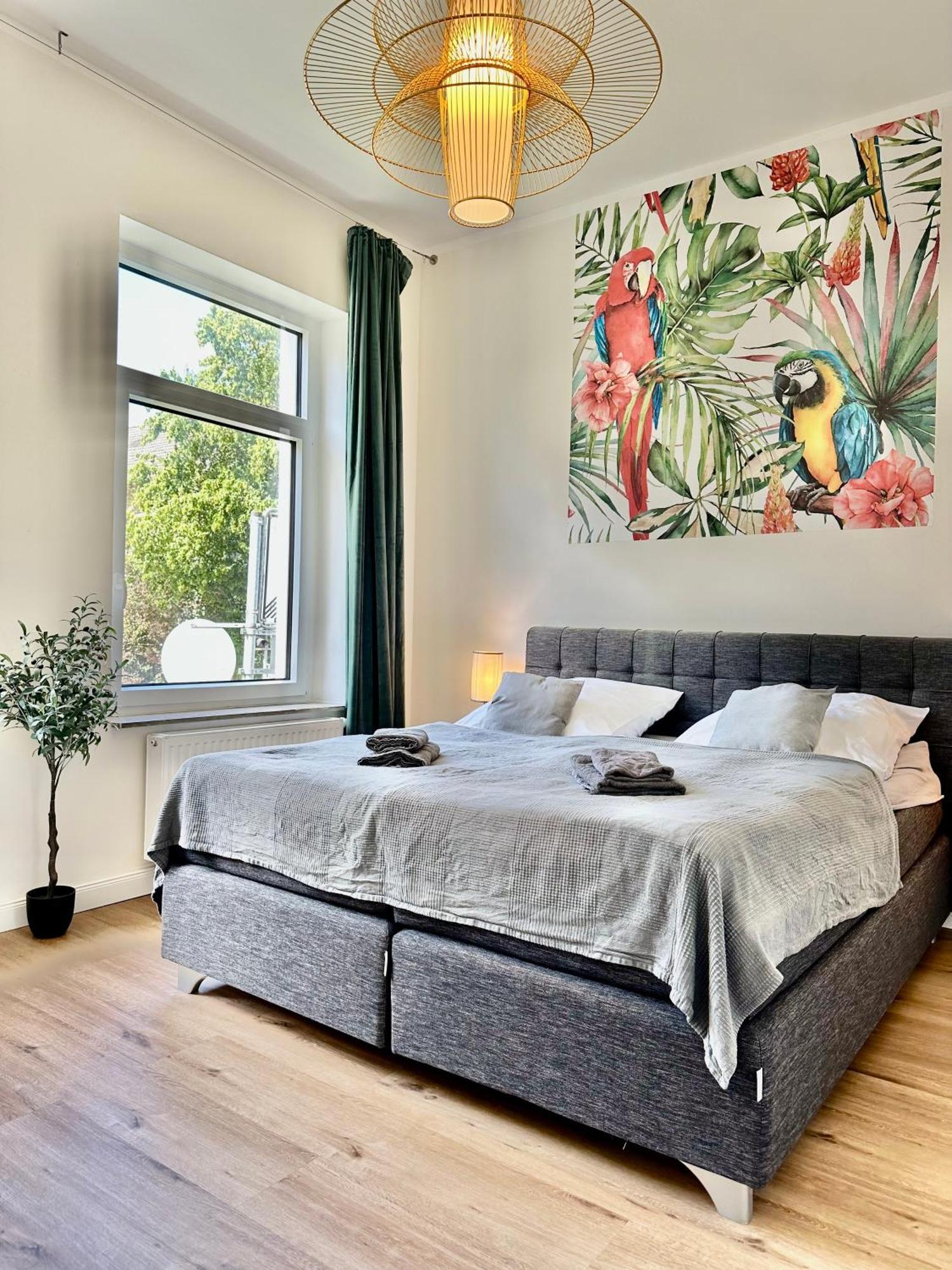 Exklusives City-Apartment Im Herzen Oldenburgs Mit Balkon Und Parkplatz A36 Ngoại thất bức ảnh