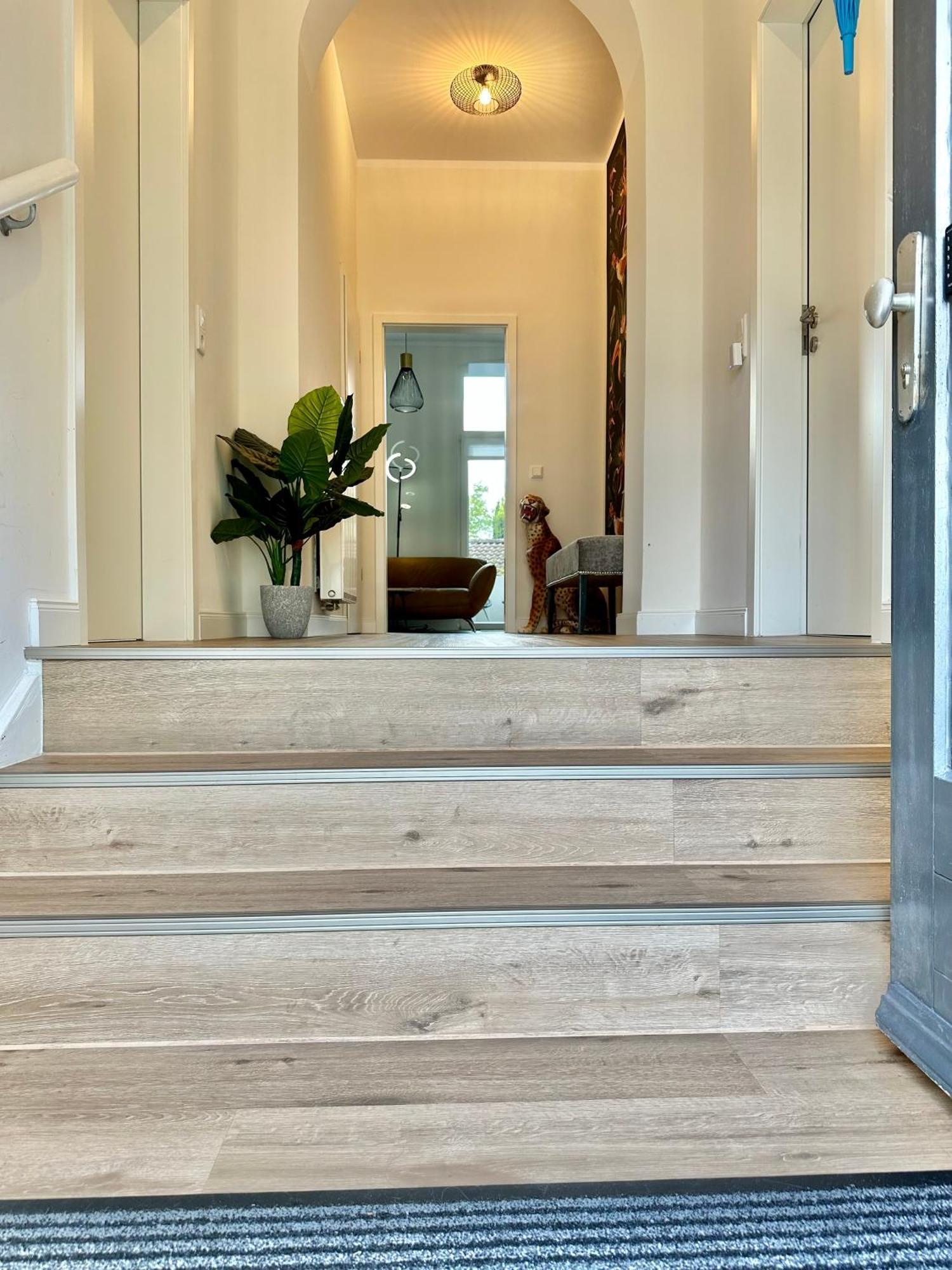 Exklusives City-Apartment Im Herzen Oldenburgs Mit Balkon Und Parkplatz A36 Ngoại thất bức ảnh