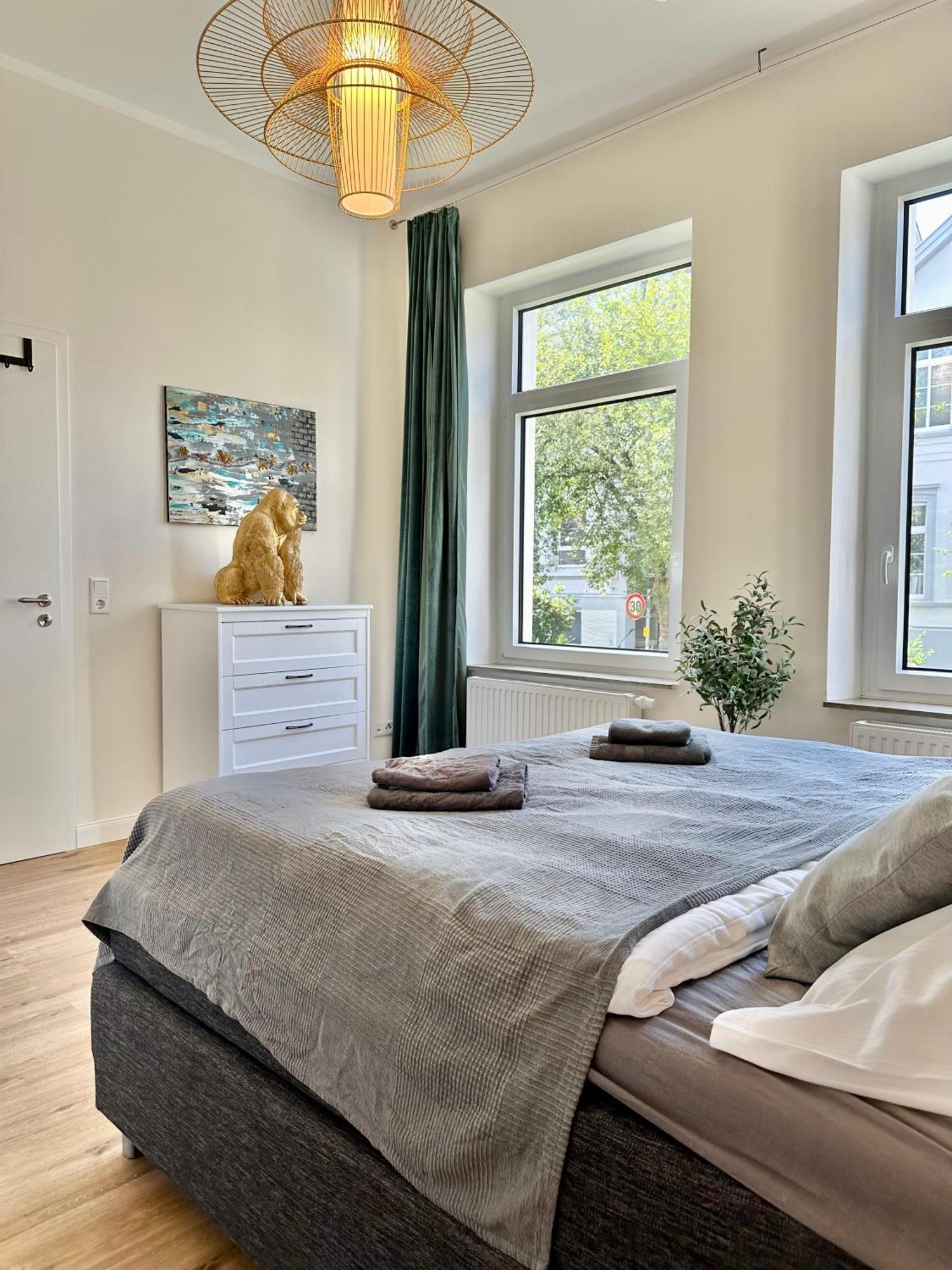 Exklusives City-Apartment Im Herzen Oldenburgs Mit Balkon Und Parkplatz A36 Ngoại thất bức ảnh